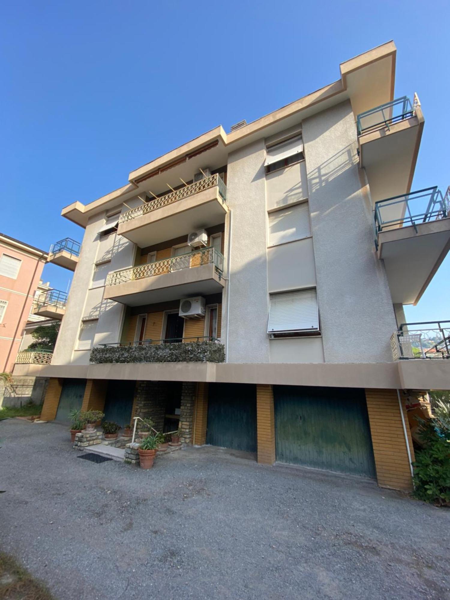 Hotel Casa Febo, In Centro Con Parcheggio Privato A 200 Mt Dal Mare Bordighera Zewnętrze zdjęcie