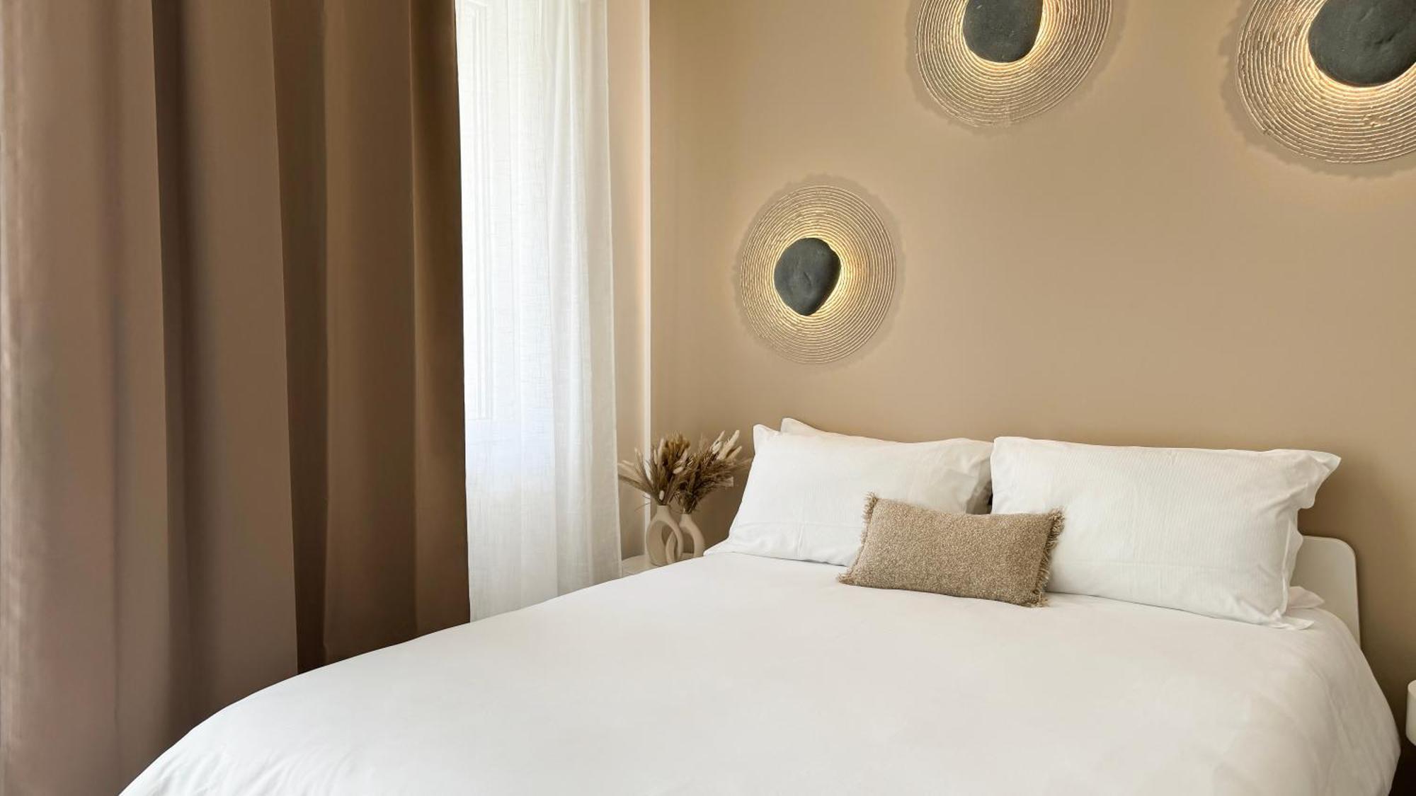 Hotel Casa Febo, In Centro Con Parcheggio Privato A 200 Mt Dal Mare Bordighera Zewnętrze zdjęcie
