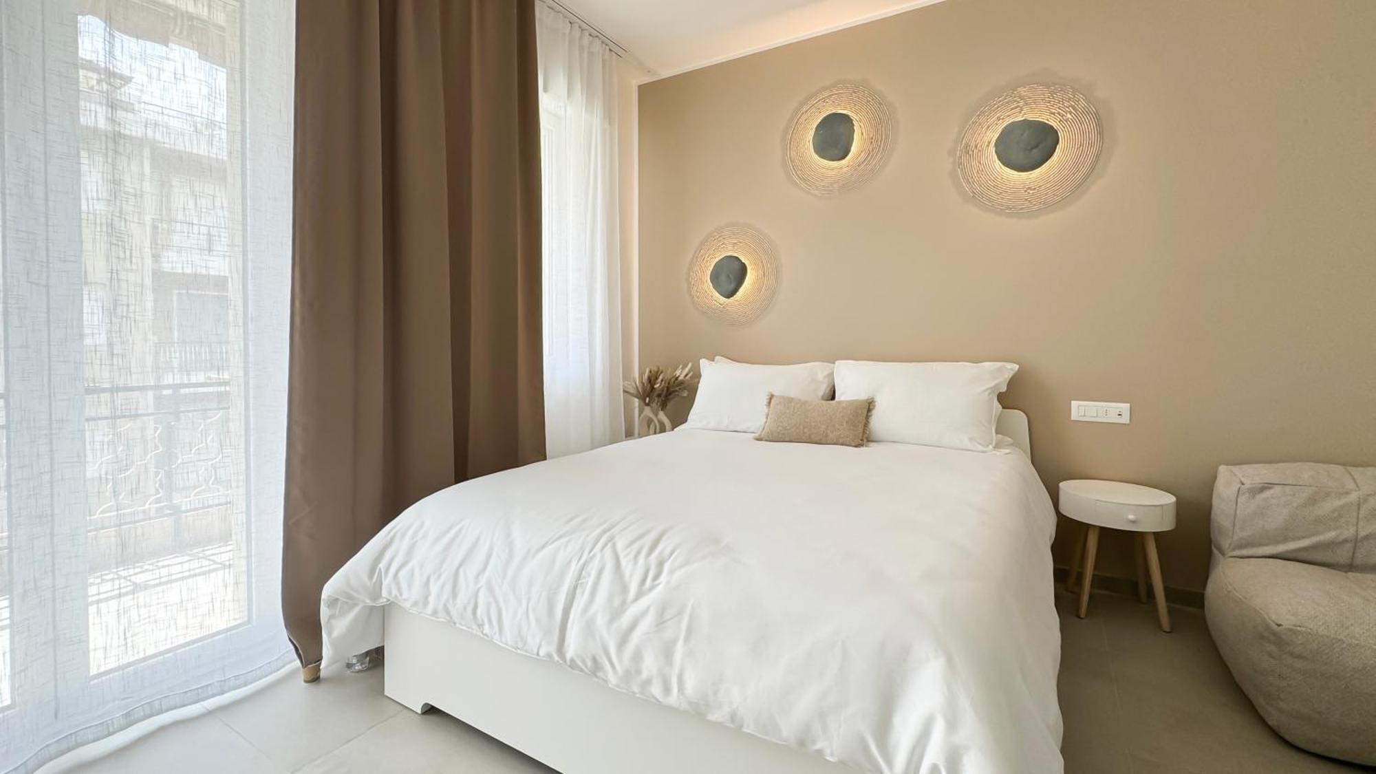 Hotel Casa Febo, In Centro Con Parcheggio Privato A 200 Mt Dal Mare Bordighera Zewnętrze zdjęcie