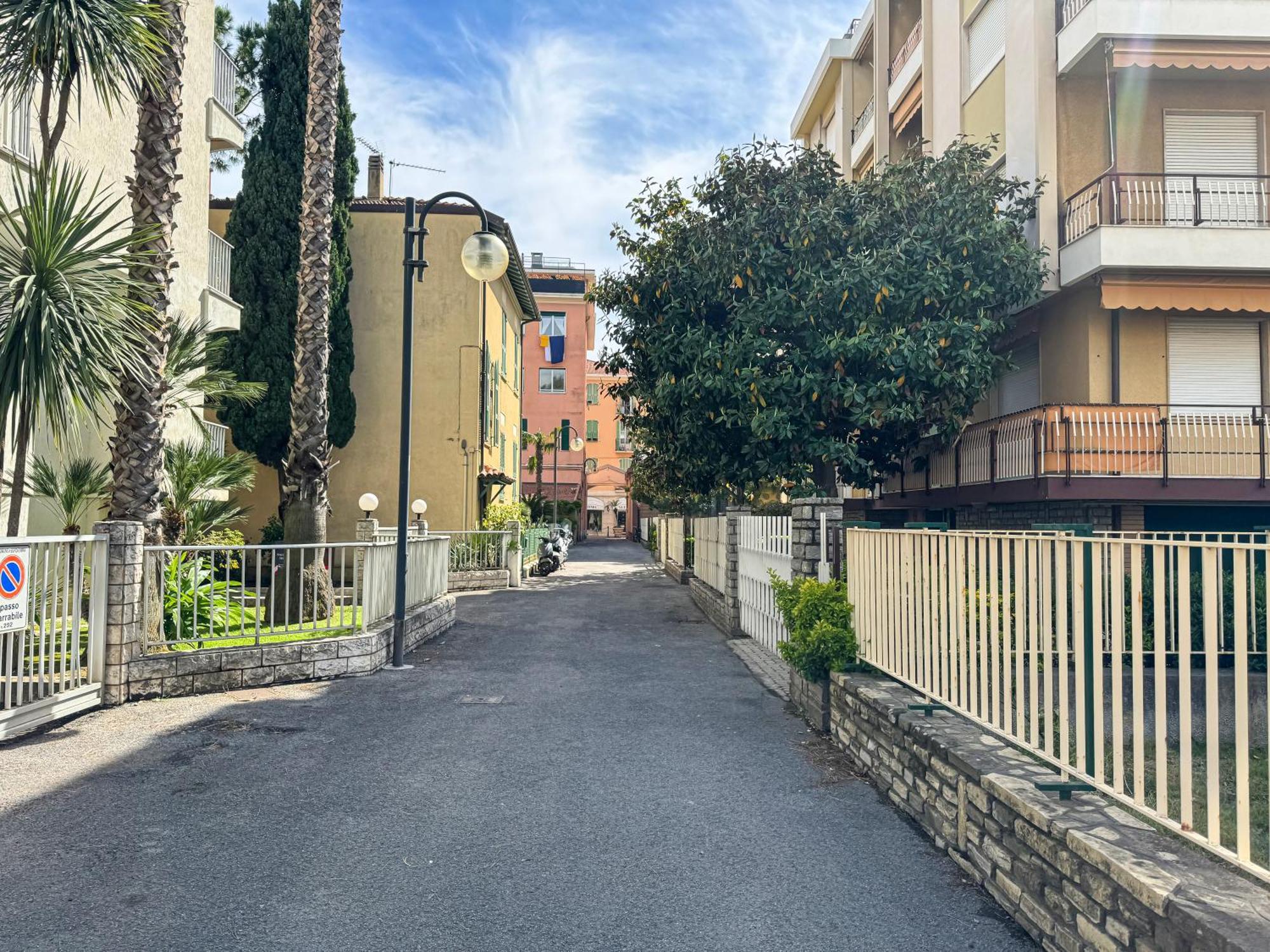 Hotel Casa Febo, In Centro Con Parcheggio Privato A 200 Mt Dal Mare Bordighera Zewnętrze zdjęcie