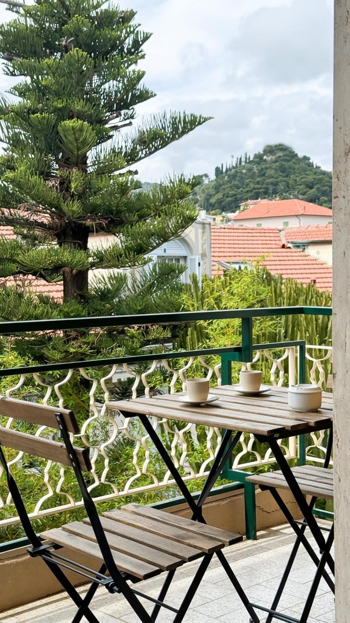 Hotel Casa Febo, In Centro Con Parcheggio Privato A 200 Mt Dal Mare Bordighera Zewnętrze zdjęcie