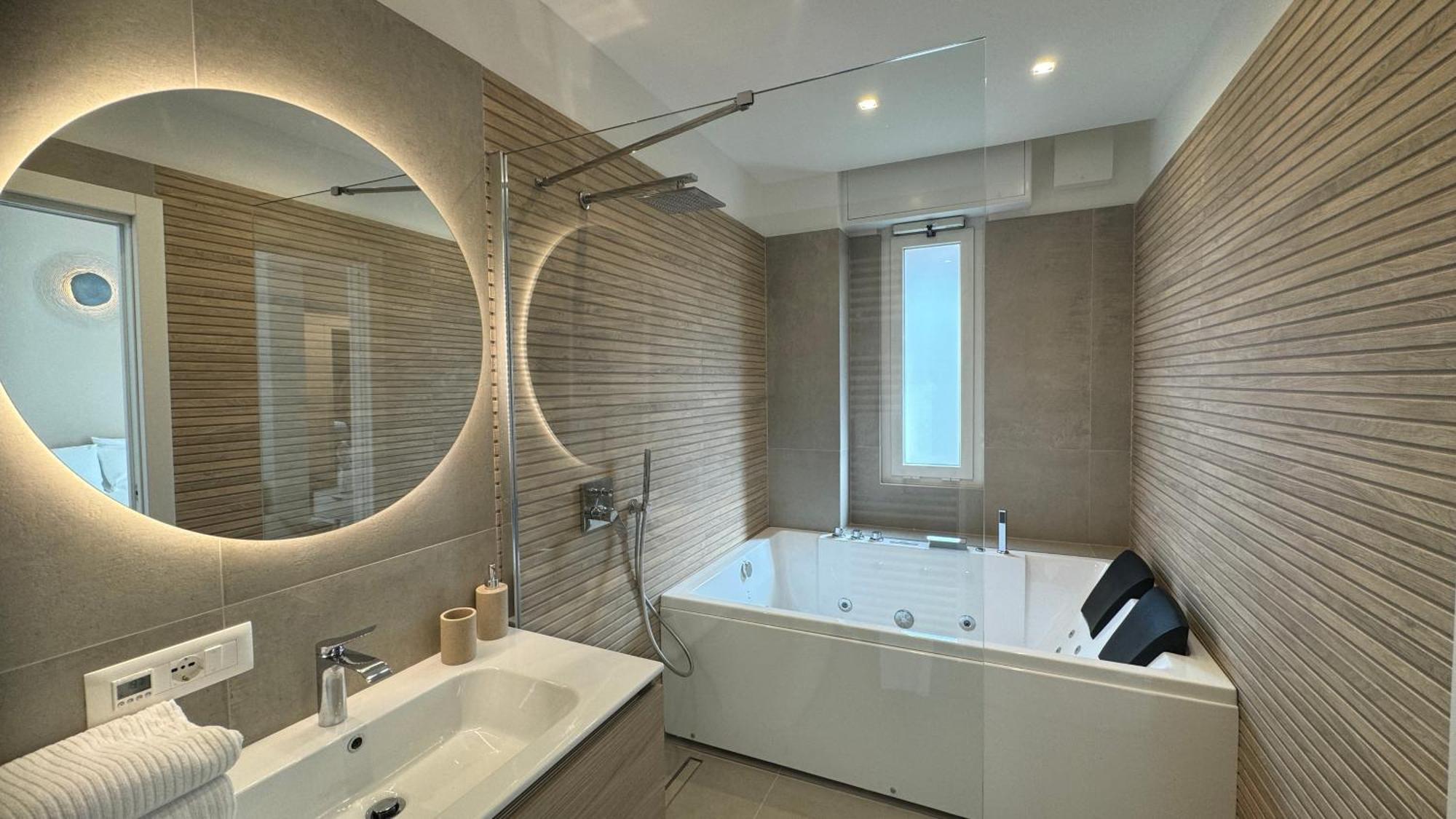 Hotel Casa Febo, In Centro Con Parcheggio Privato A 200 Mt Dal Mare Bordighera Zewnętrze zdjęcie