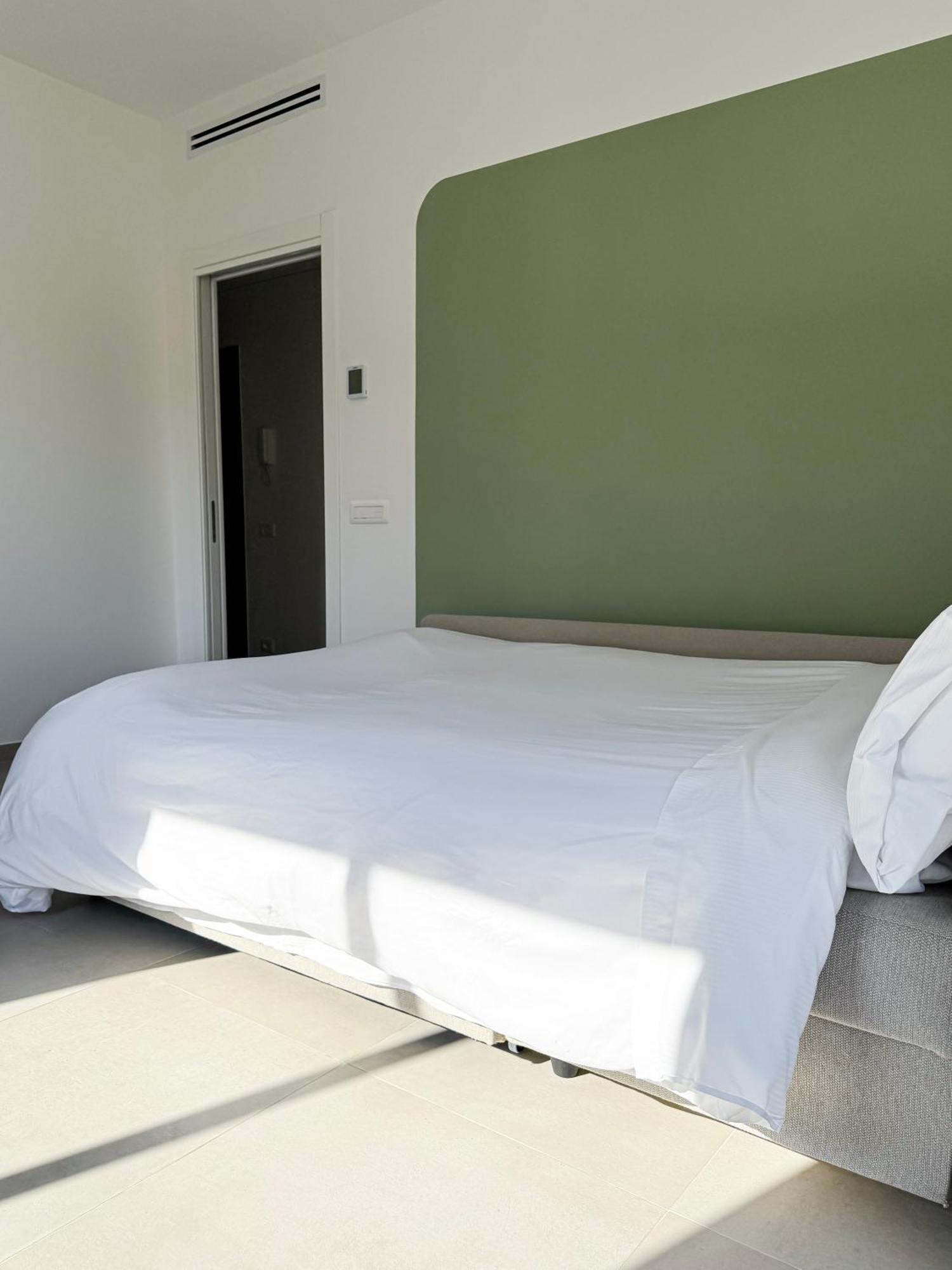 Hotel Casa Febo, In Centro Con Parcheggio Privato A 200 Mt Dal Mare Bordighera Zewnętrze zdjęcie
